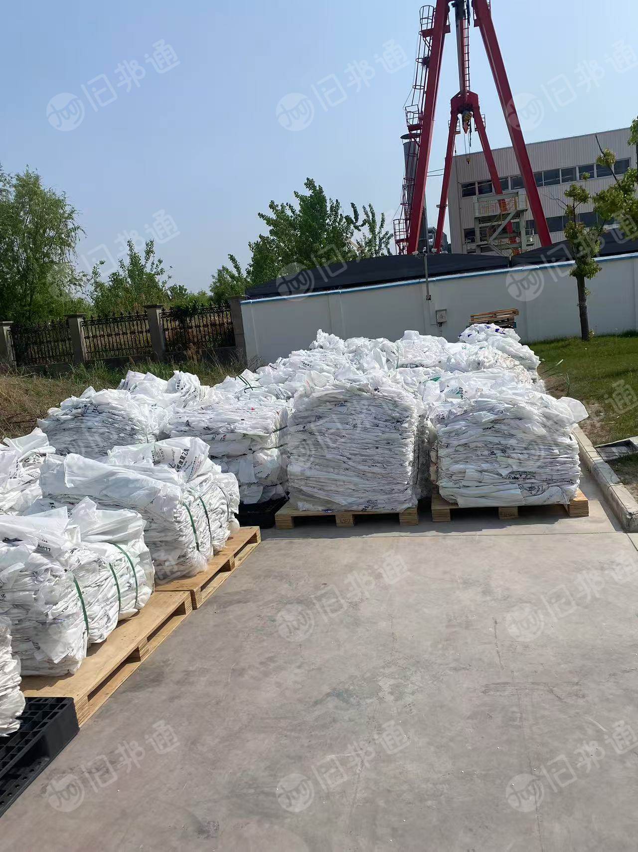 长期出售干造乳白袋，装pe颗粒的，一个星期就会有6.8一车