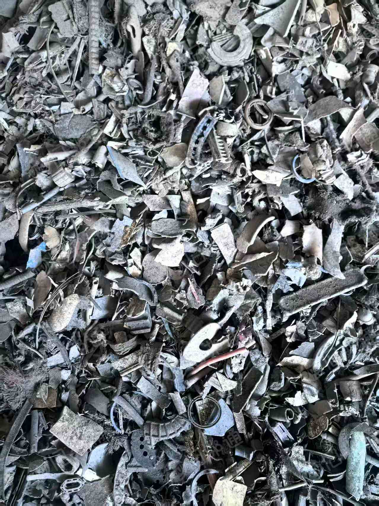 长期出售拆车厂，铁厂杂胶料，热值5000以上