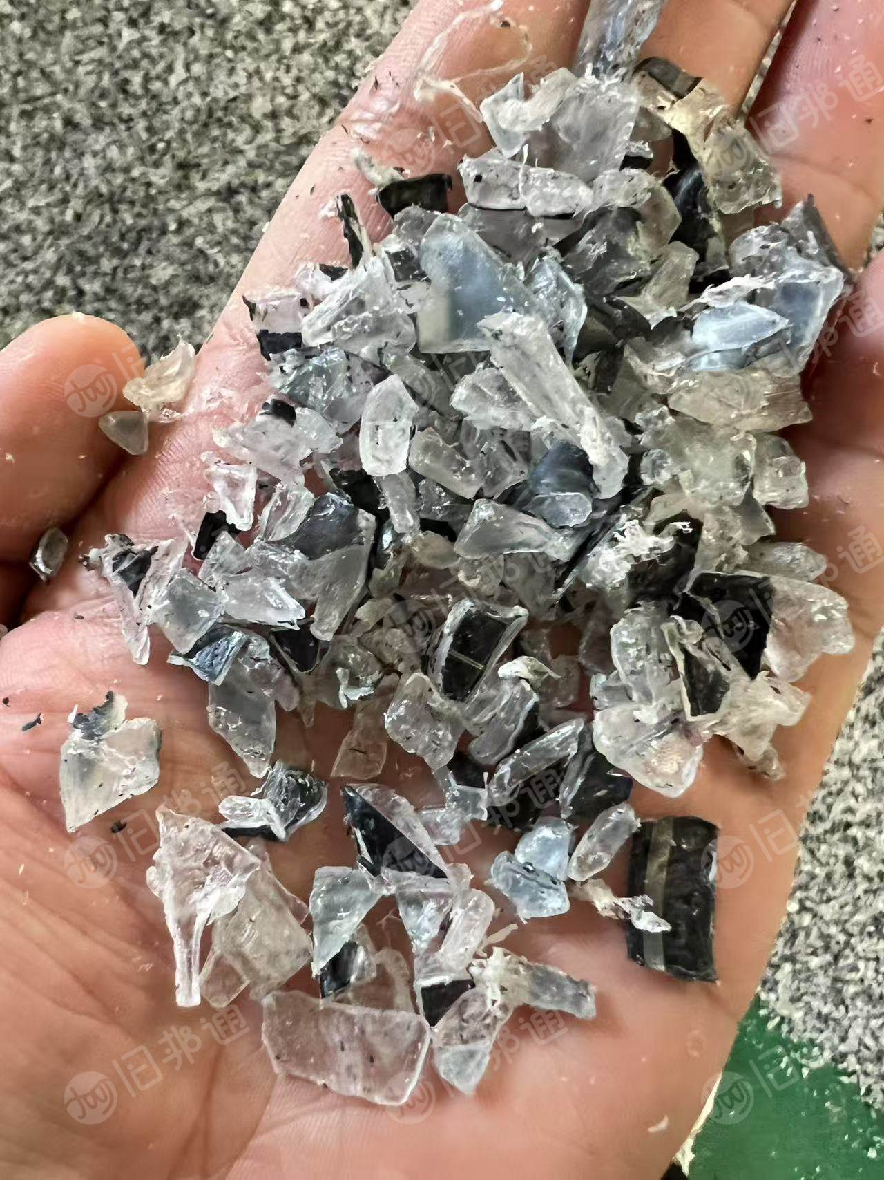 出售汽车厂下来的不防火PC破碎料，现货30吨