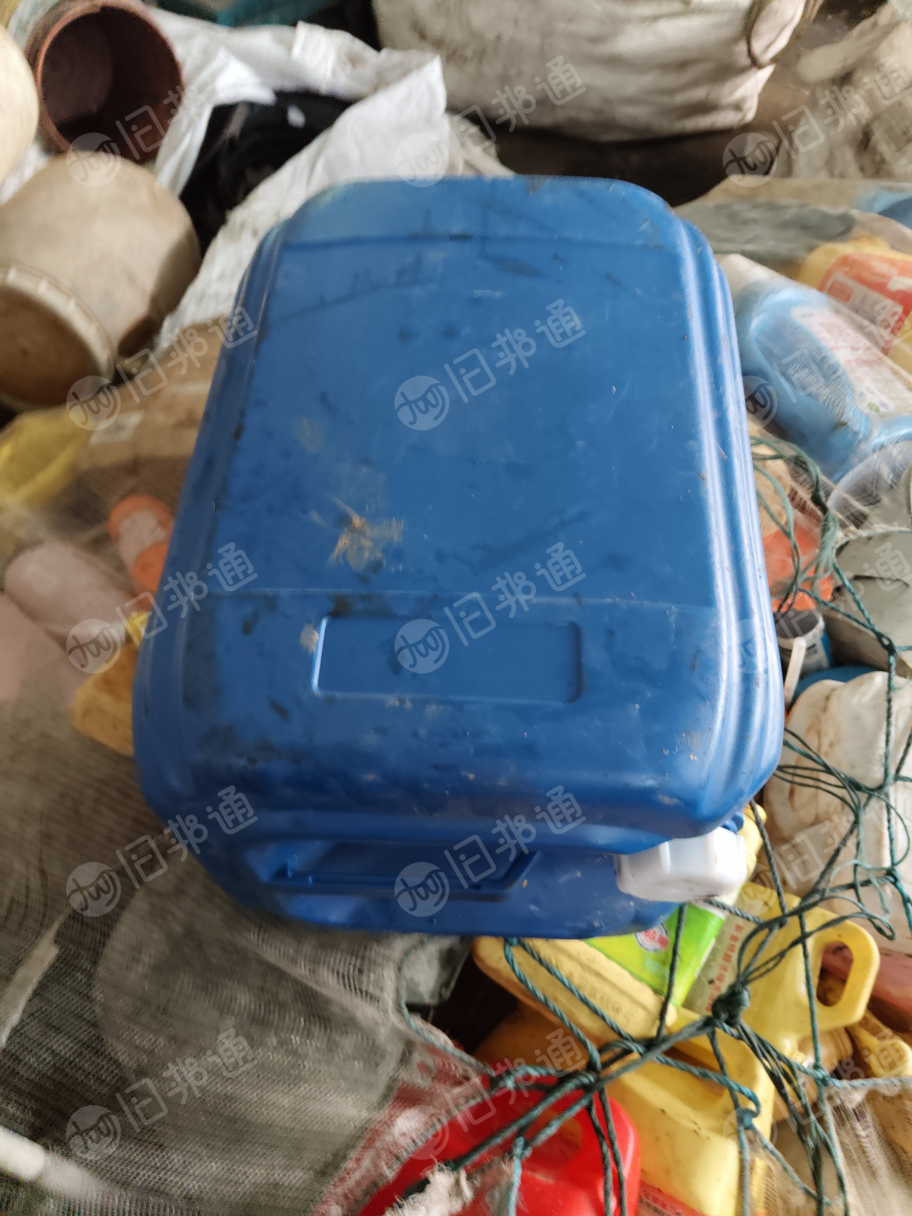 长期出售花乙压块（混有蓝桶，涂料桶，尿素桶等），现货10多吨