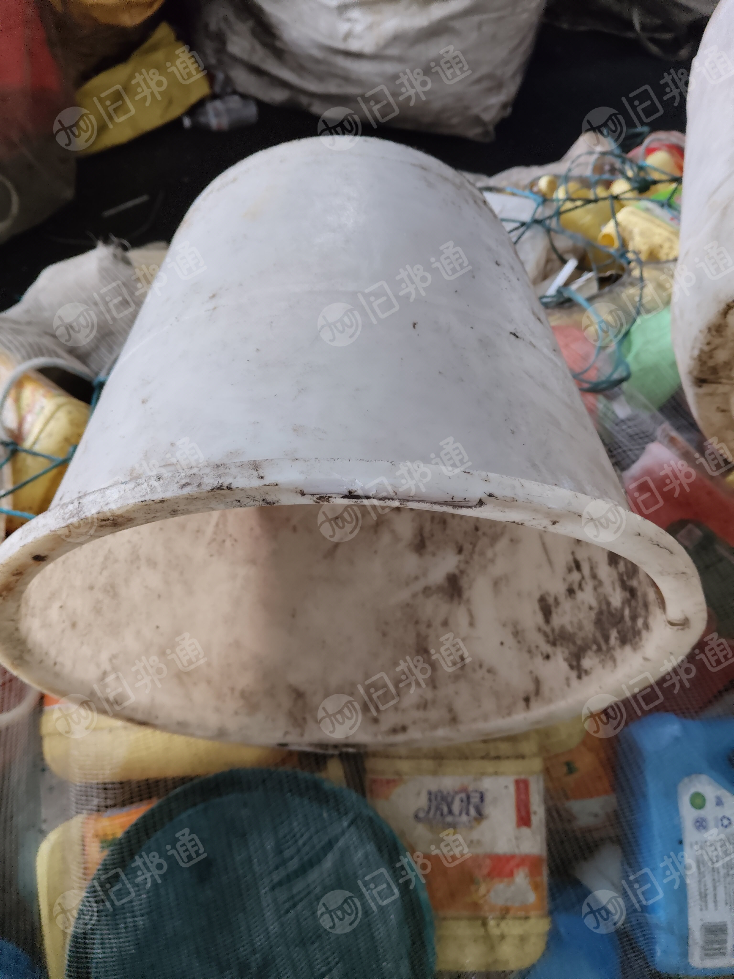 长期出售花乙压块（混有蓝桶，涂料桶，尿素桶等），现货10多吨