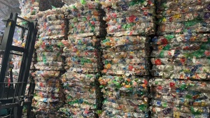 长期出售三色瓶砖，PET瓶砖