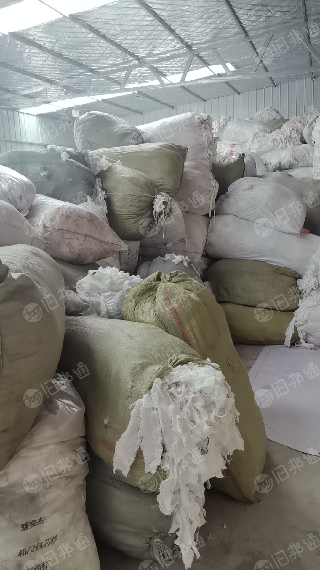 出售涤纶纱线，针织布，针织下脚料，帽子下脚料，涤纶边角料