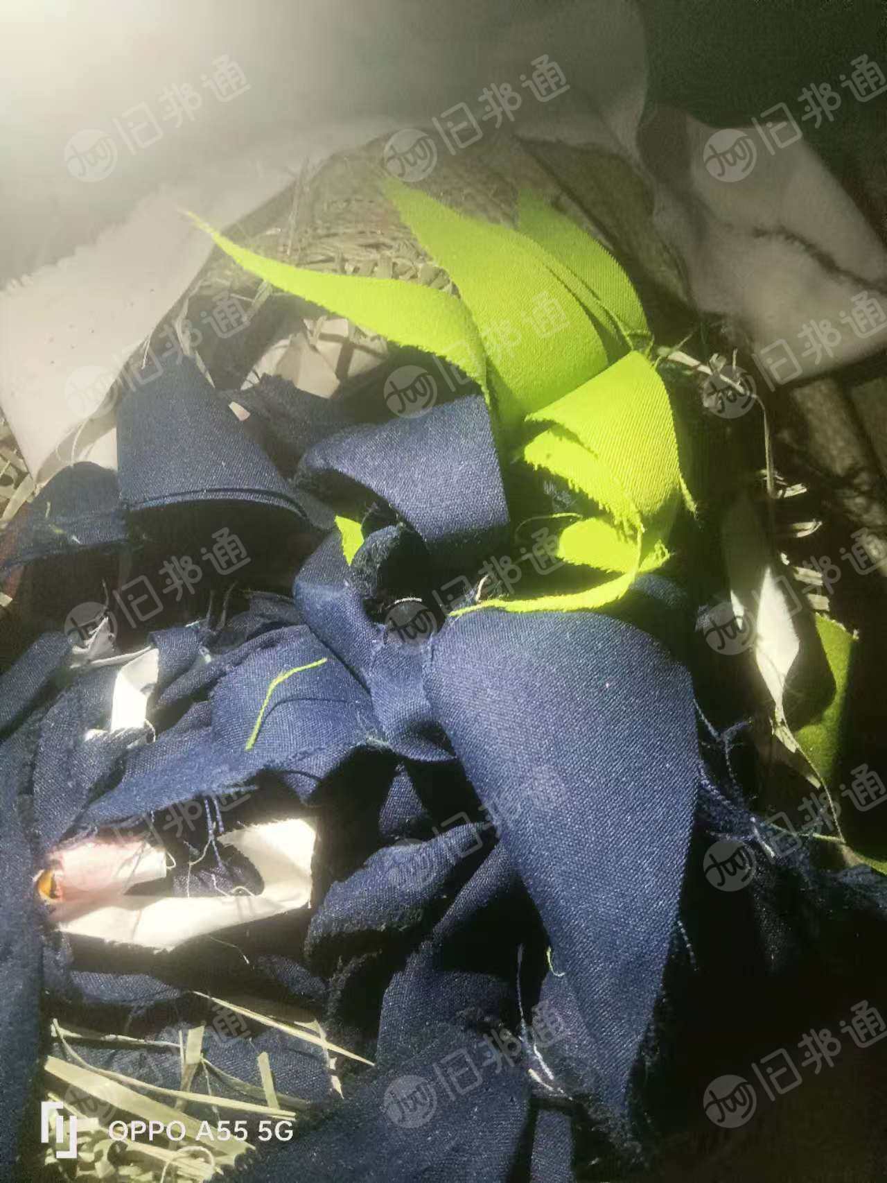 长期出售防护服厂下来的涤纶拉丝布， 杂色，造粒用，货在广东惠州