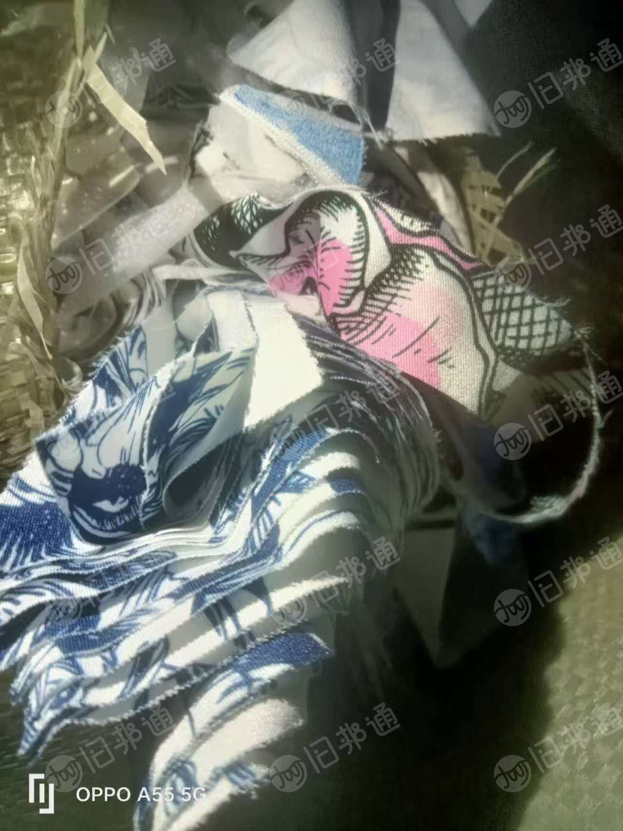 长期出售防护服厂下来的涤纶拉丝布， 杂色，造粒用，货在广东惠州