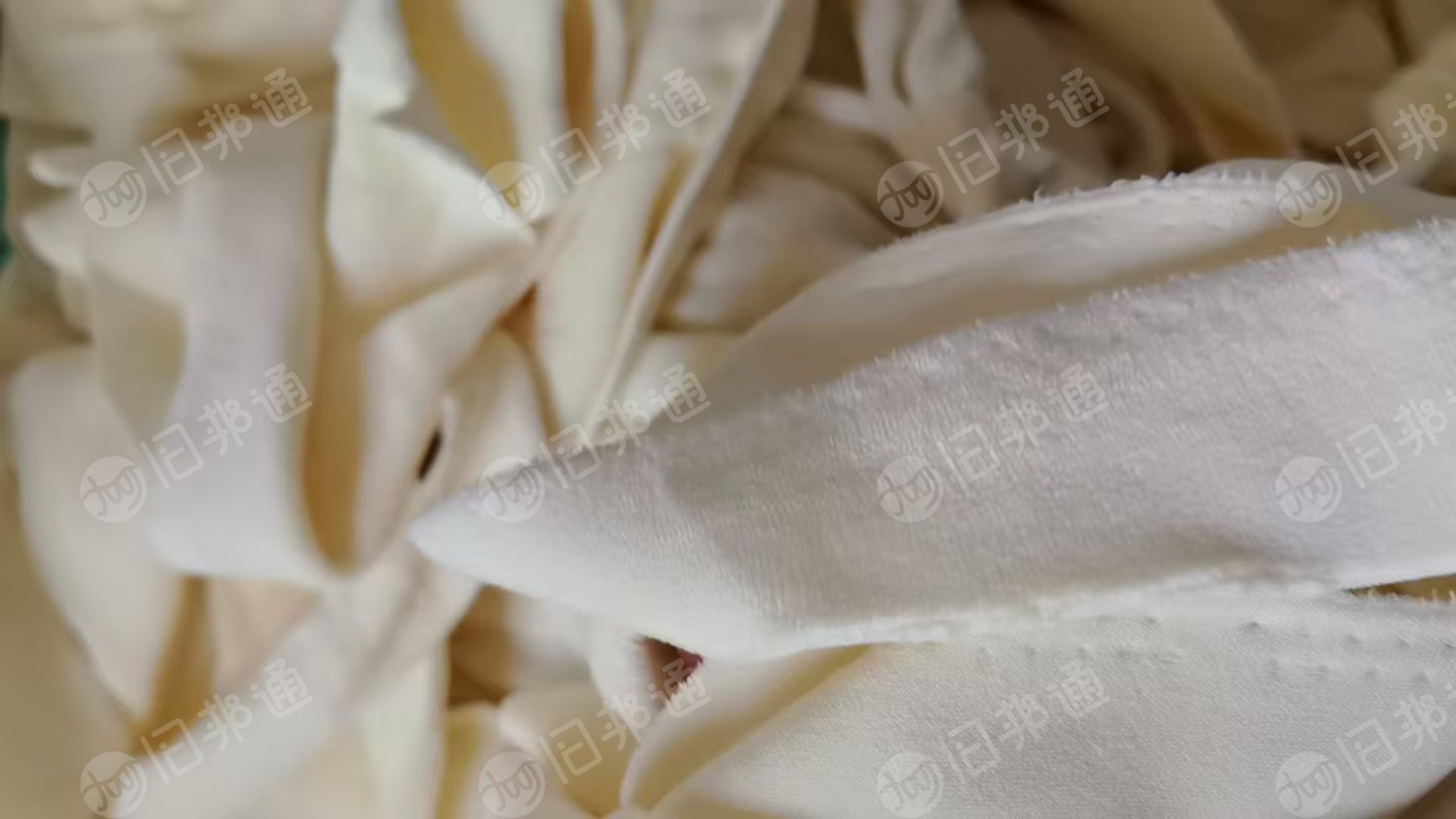 长期出售涤纶奥粒绒块布废布碎布拉丝布，可以造粒用，有纯涤的，也有涤氨的，现货有几吨，货在河南商丘