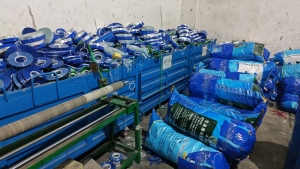 出售PET重胶膜废料，现货10吨，卷筒压包料统货出，长期有货