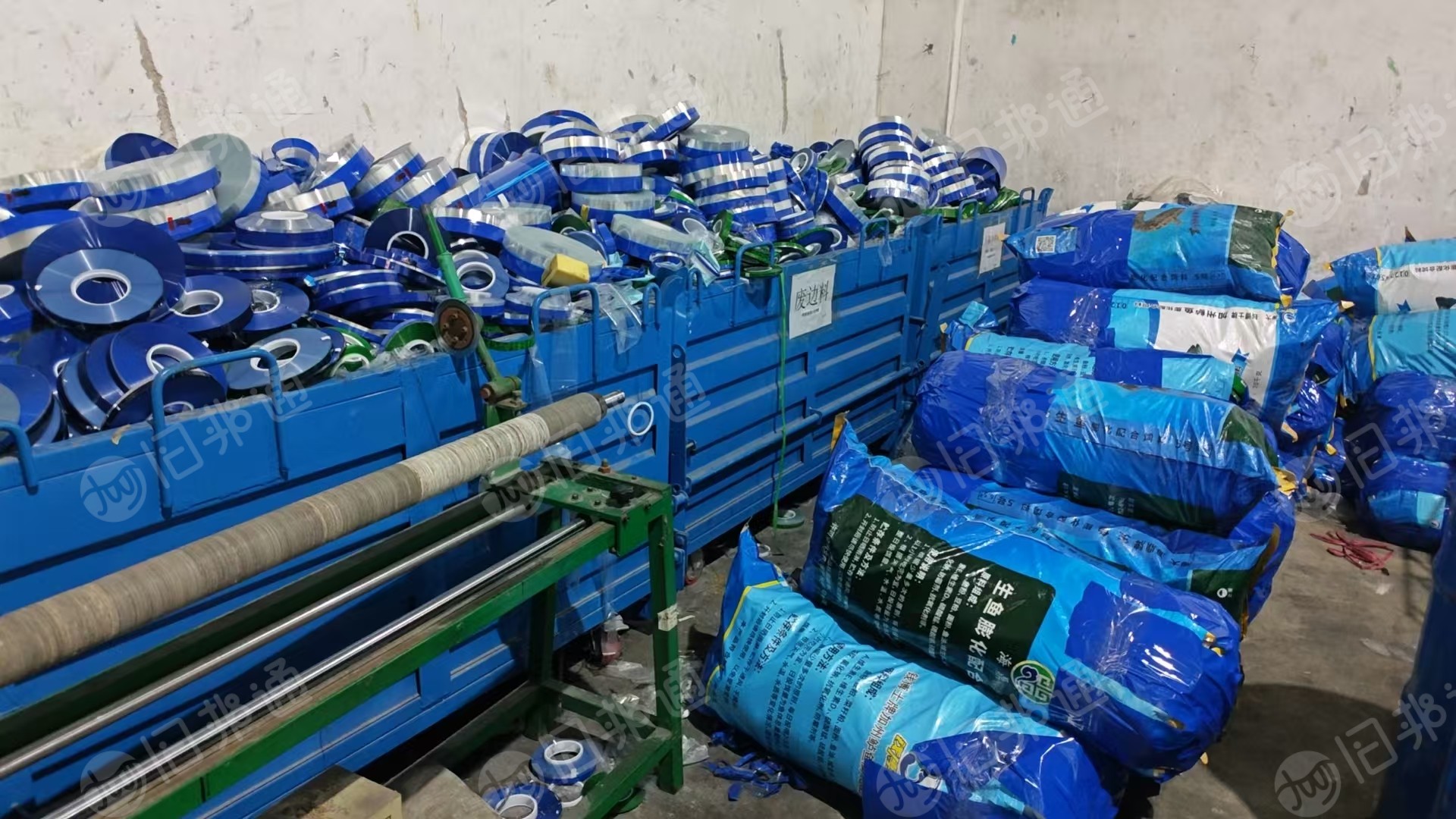 出售PET重胶膜废料，现货10吨，卷筒压包料统货出，长期有货