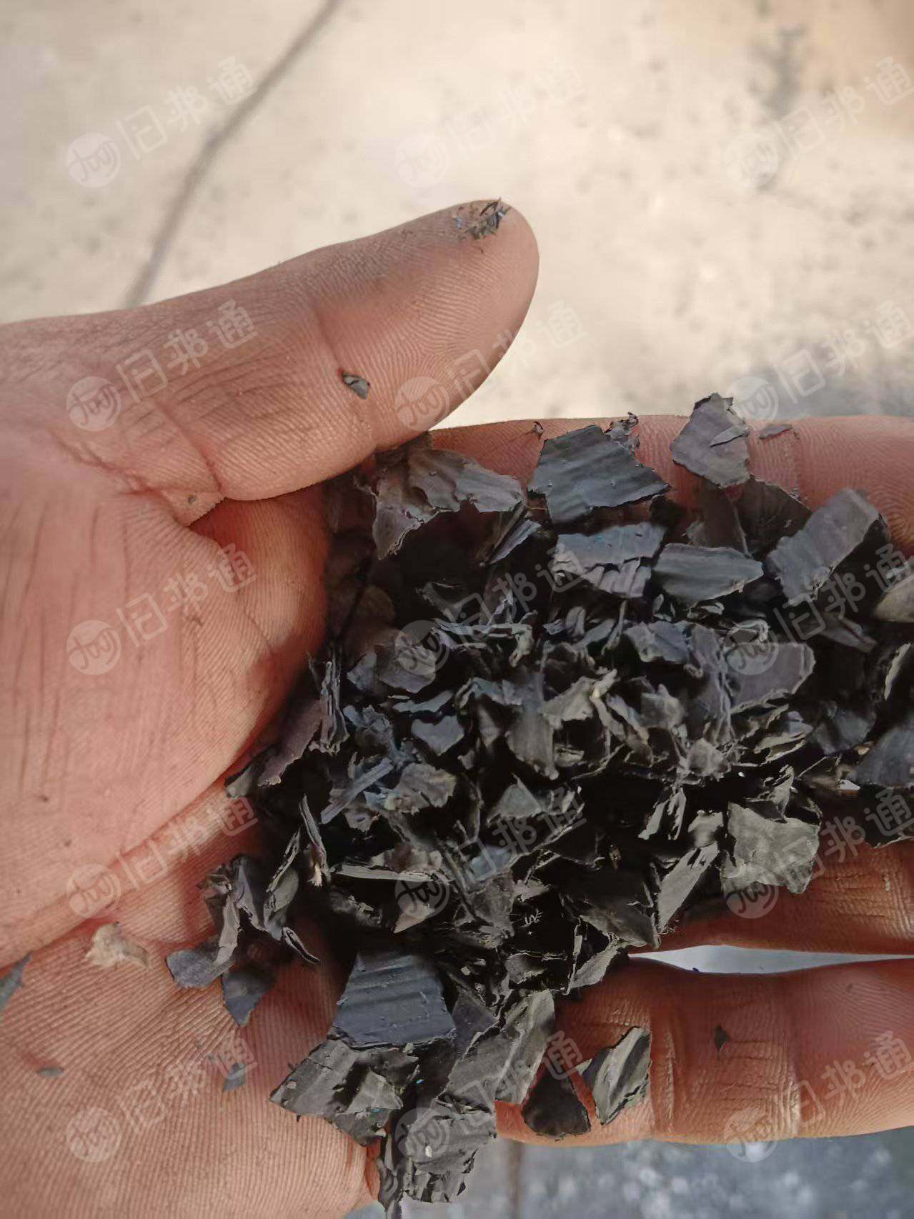 出售黑色pp空心板破碎料