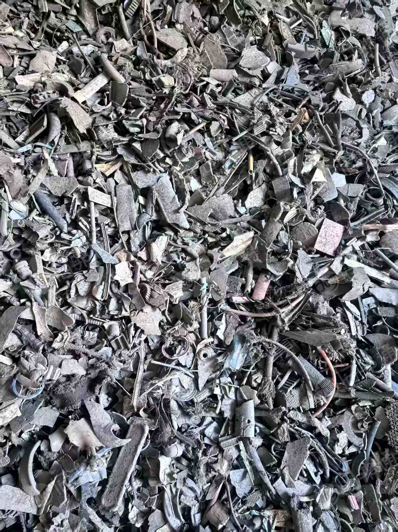 出售钢厂废橡胶塑料混合料，橡胶50%左右