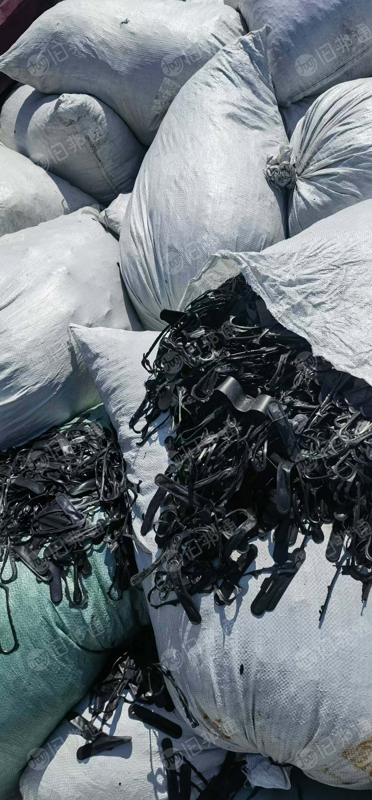 长期出售橡胶边角料，做空调冰箱压缩机脚下来的