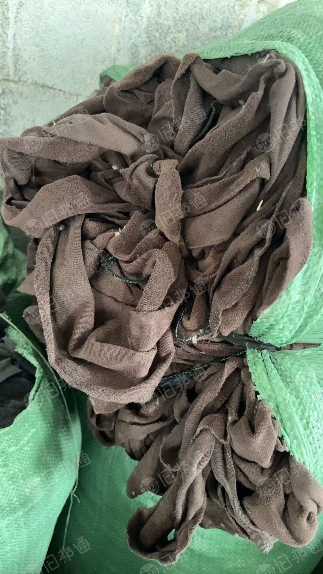 长期出售涤纶废布，涤纶边角料，月供四十吨左右