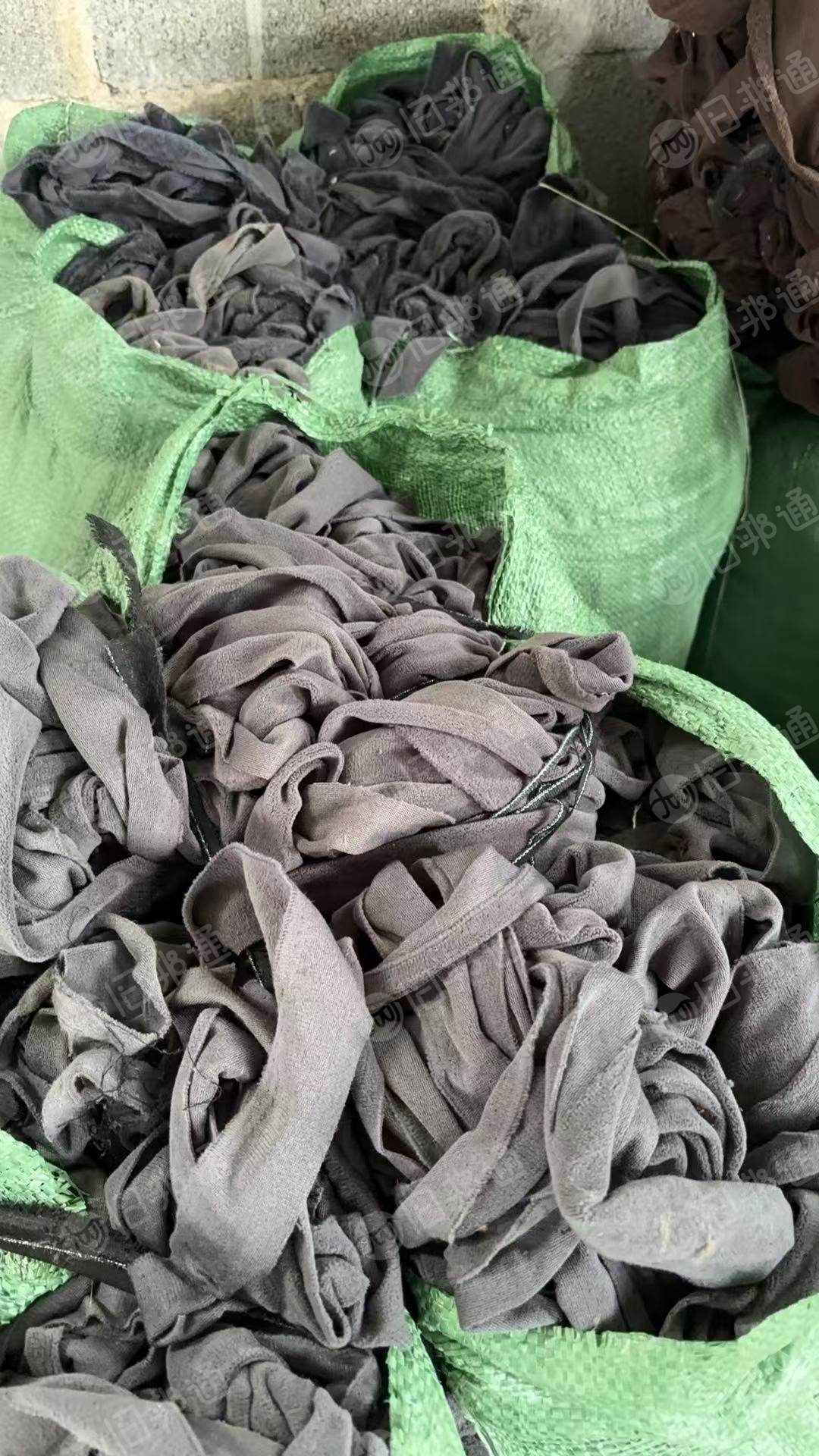 长期出售涤纶废布，涤纶边角料，月供四十吨左右