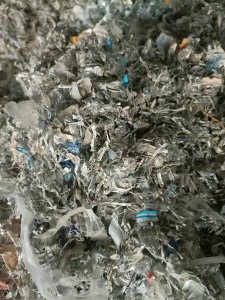 出售洗过一遍的铝塑膜废料，含铝30-35，现货40吨