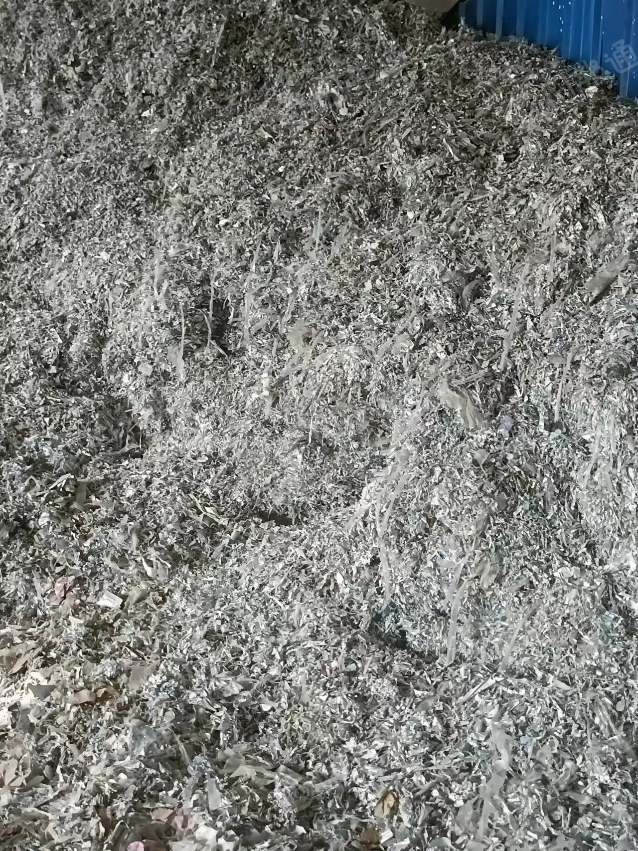 出售洗过一遍的铝塑膜废料，含铝30-35，现货40吨