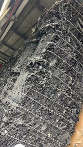 大量出售PP黑托盘毛料，压包