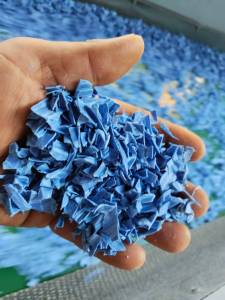 出售pp蓝色空心板破碎料