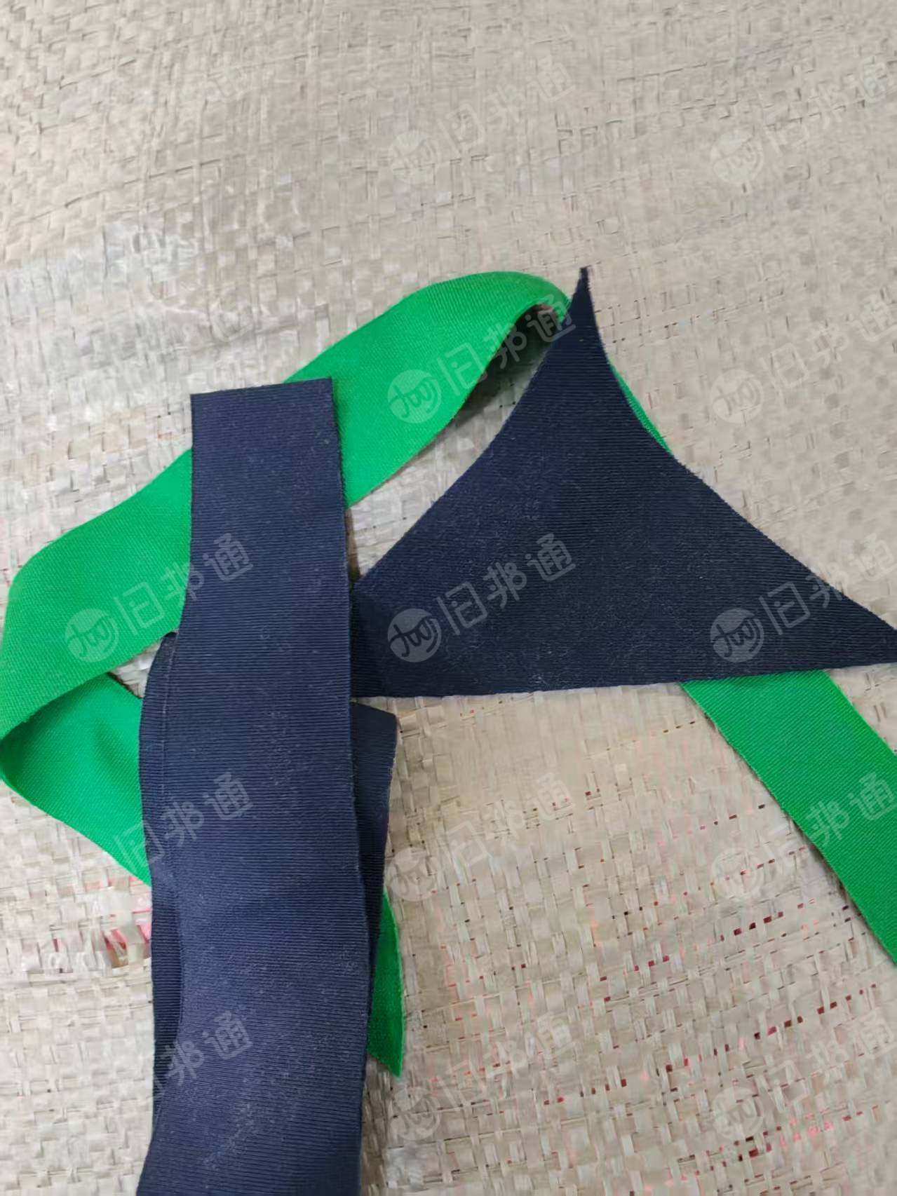 长期出售氨纶废布，氨纶边角料，氨纶造粒布，白色，浅三色，黑色，老色都有