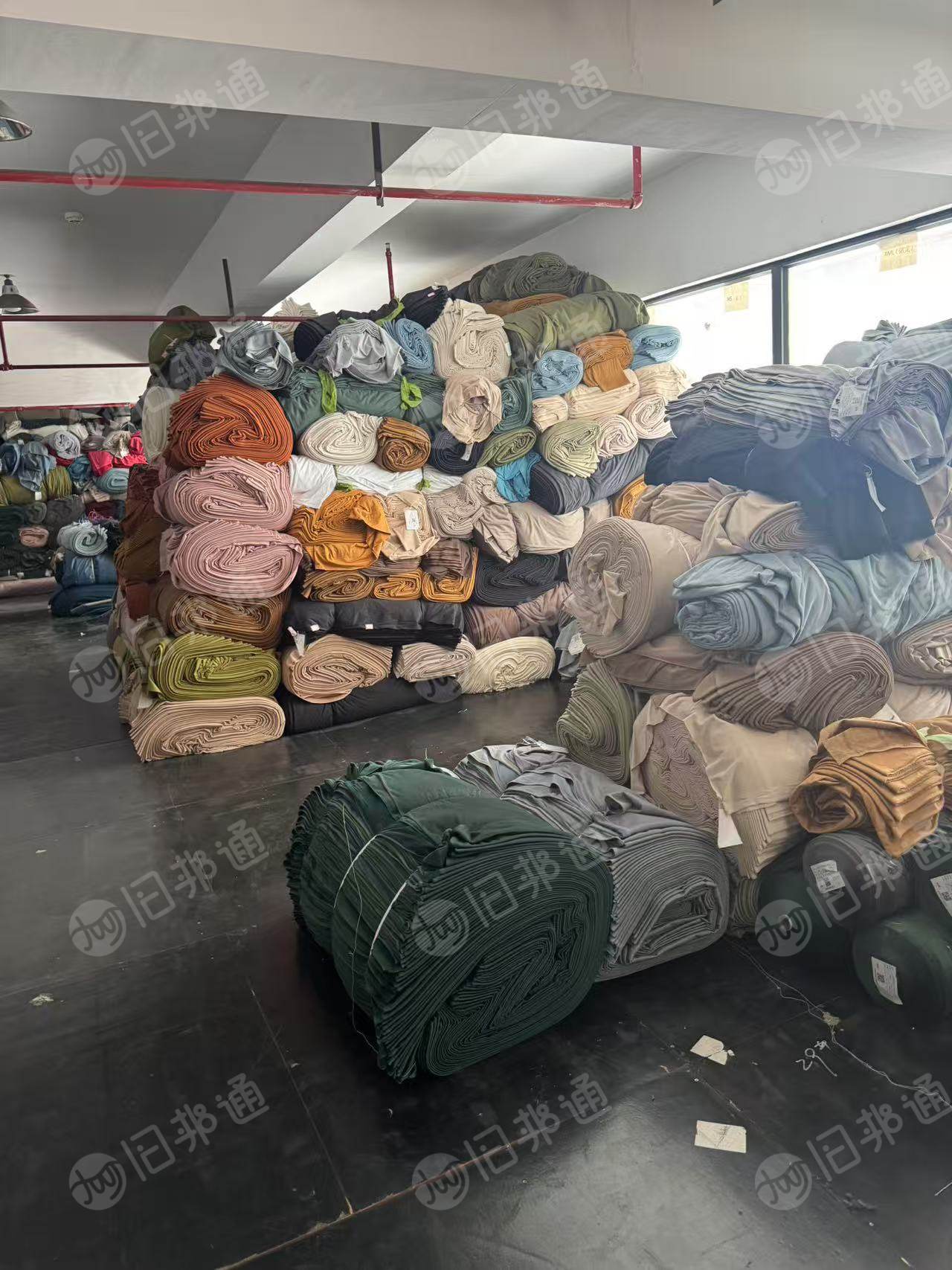 长期出售库存沙发面料，每个月有20吨货，货在浙江绍兴