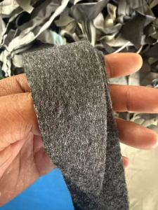 长期出售含羊毛下脚料，服装厂下来的，混有一些内衬边料是涤纶的，月供50吨左右，在山东泰安