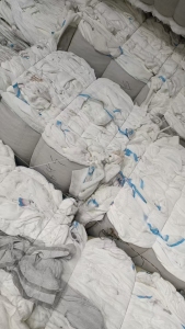 长期出售地毯边角料，毯面是涤纶的底部是丙纶的，现货2柜，在福建漳州