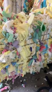 长期回收废海绵，做出口的，月需300-400吨，密度15-30的都可以用，在浙江义乌