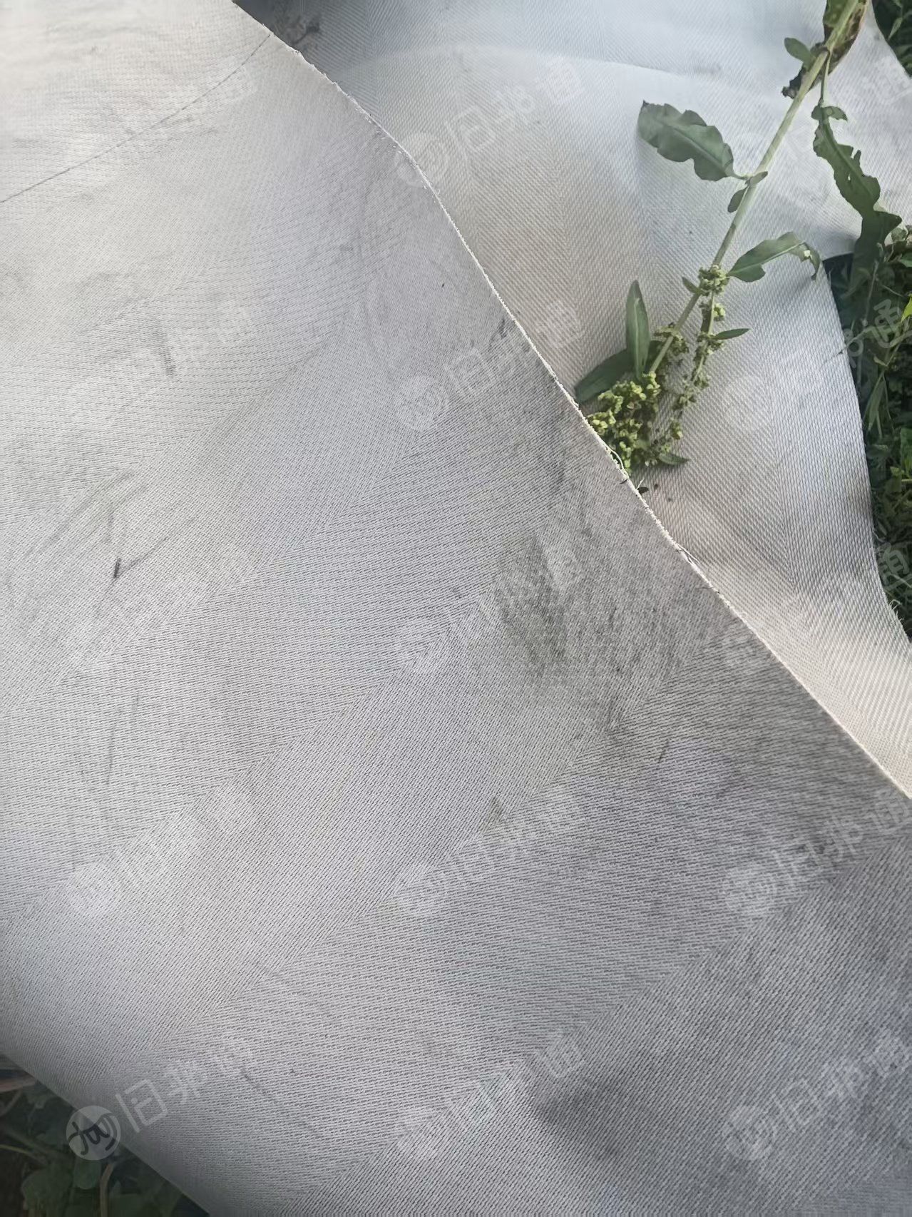 长期出售过滤布，有两款，带式滤布现货有10多吨，除尘布袋有20多吨，在江西新余