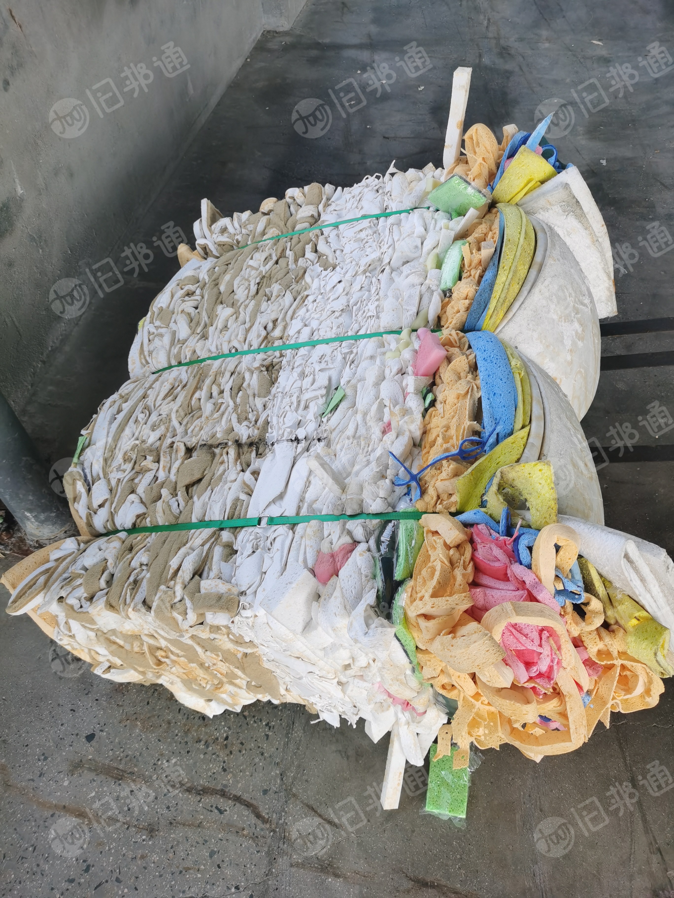 长期出售海藻棉边角料，海绵布块，月供30吨，在江苏盐城