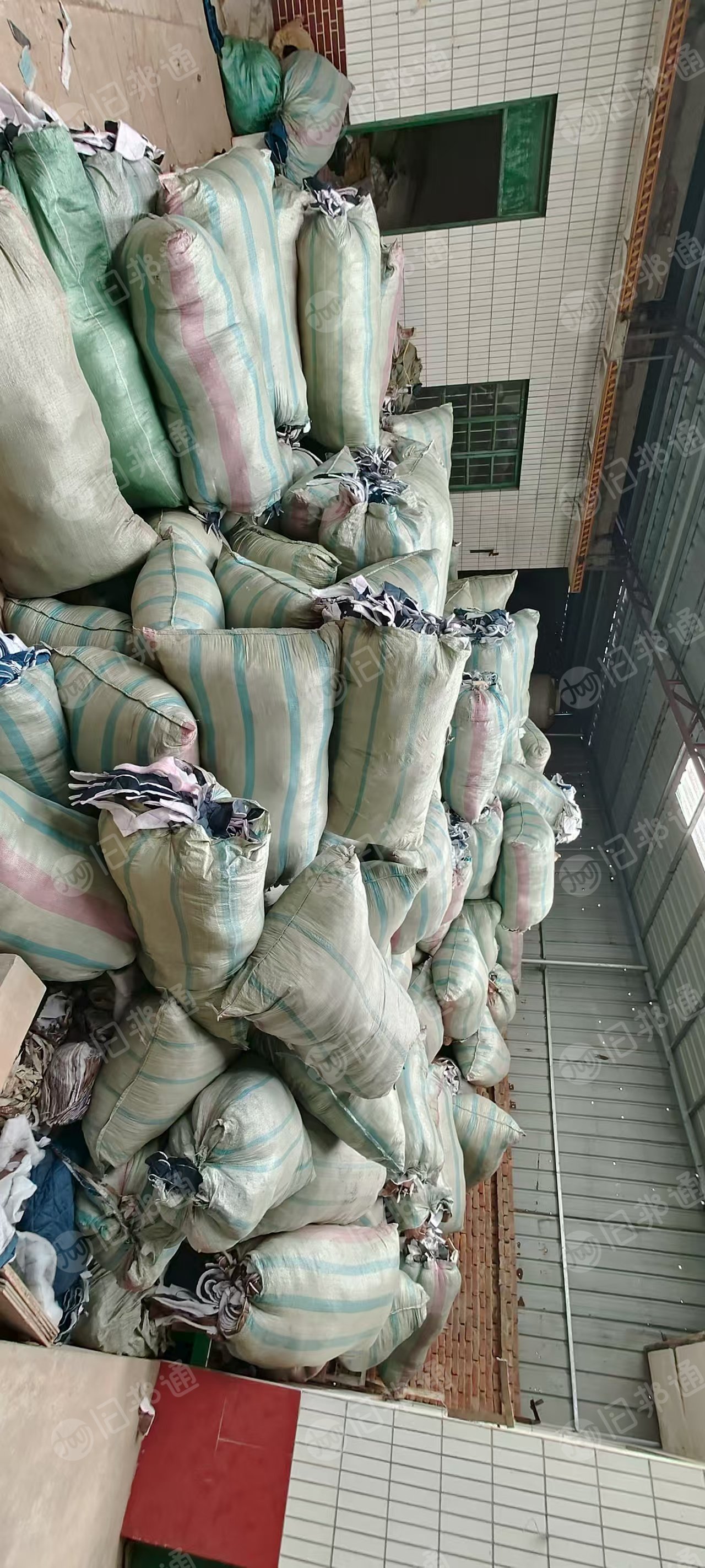 出售一批丝绵下脚料,现货3-5吨,做衣服下来的,在河北邯郸