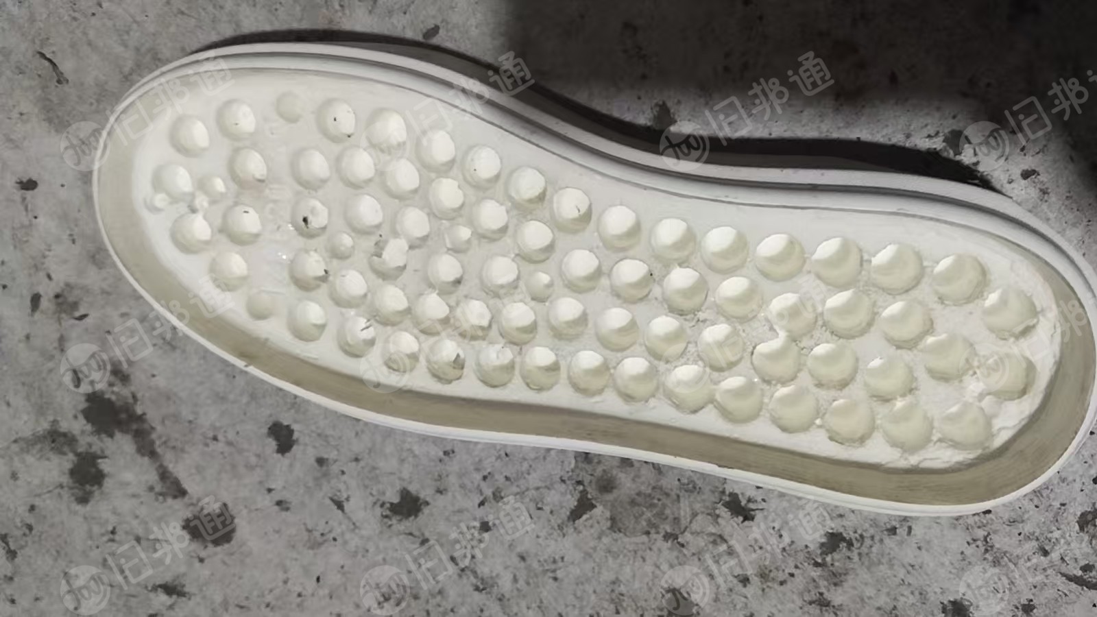 出售各种橡胶，PU，还有EVA，分类好的，现货30-40吨