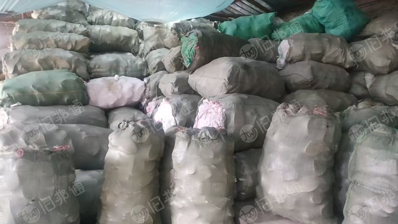 出售各种橡胶，PU，还有EVA，分类好的，现货30-40吨