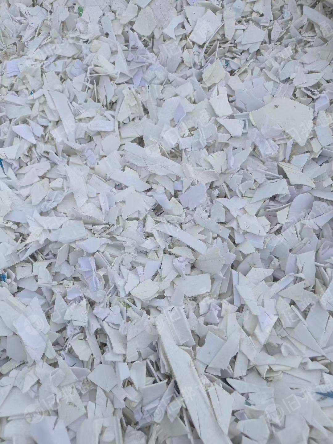 出售涂料桶无字桶破碎料，现货6吨，长期有货