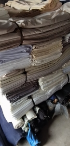 长期出售纺织厂检验下来小匹布，化纤布，每匹长度10米到80米左右，现货20万米左右，月供30万米以上