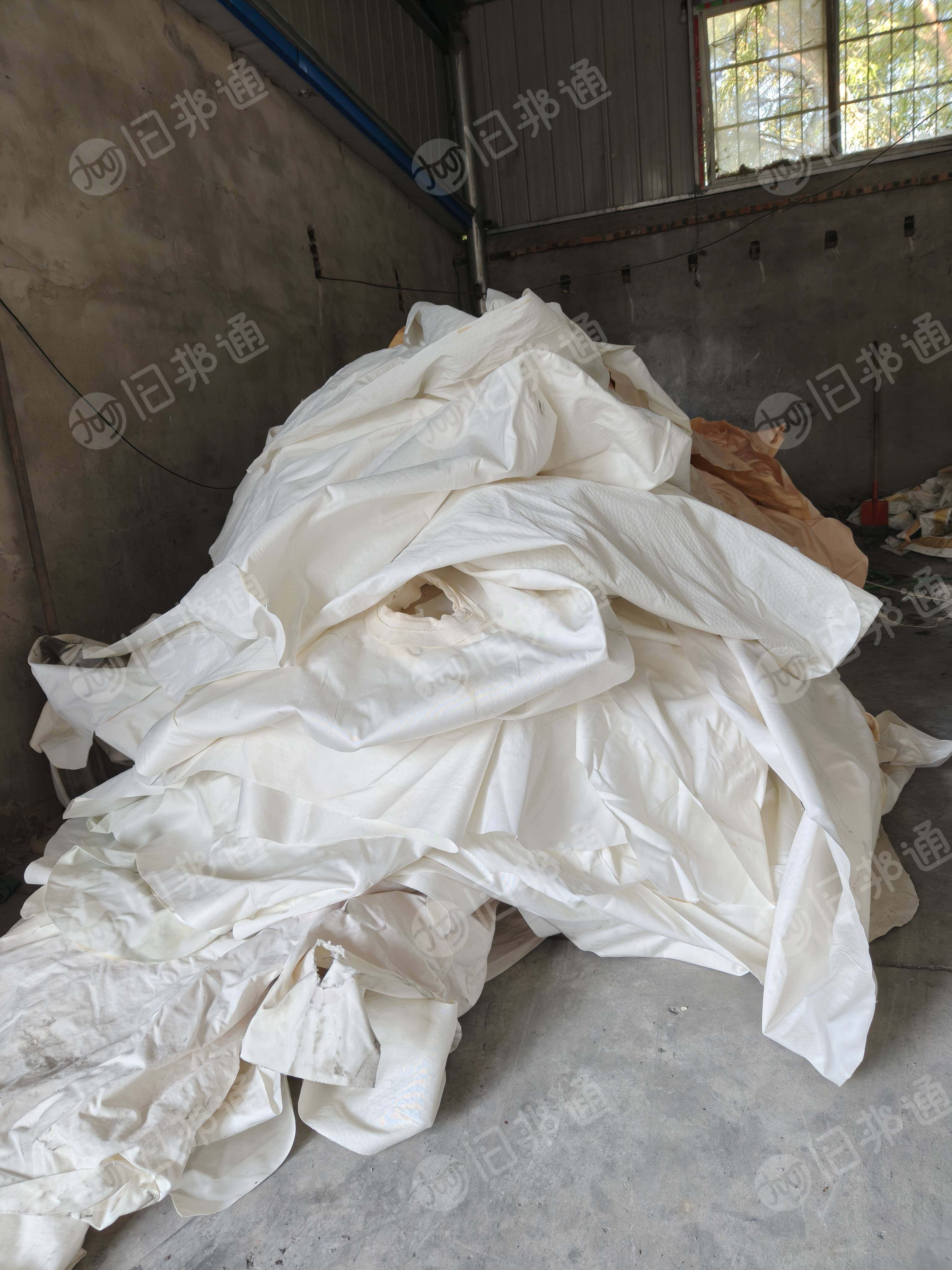 长期出售清洗好的涤纶过滤布，滤布，现货二十多吨