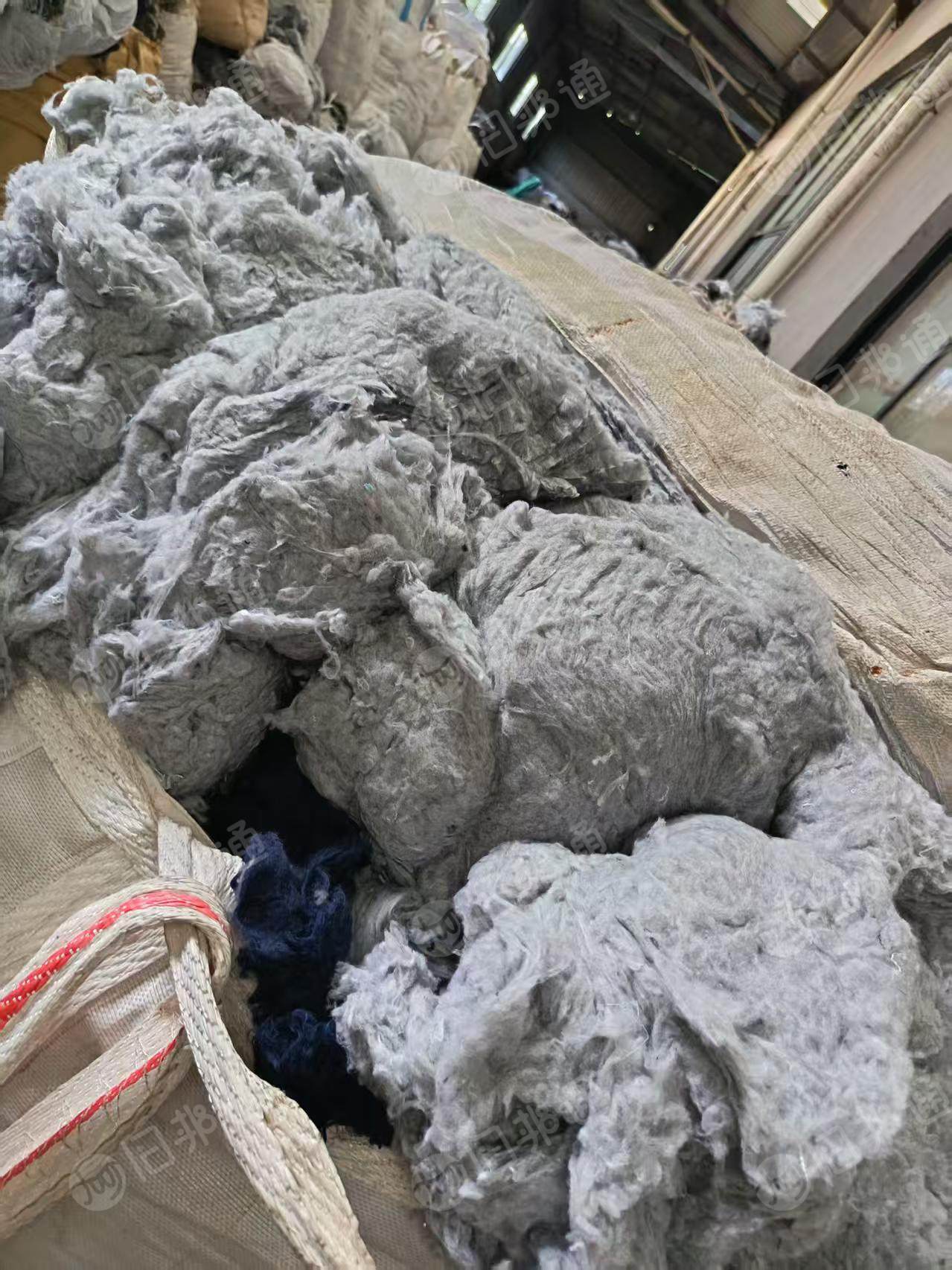 出售环锭纺下来的杂色涤纶回丝，纺纱厂回料，现货有10吨，货在江苏江阴
