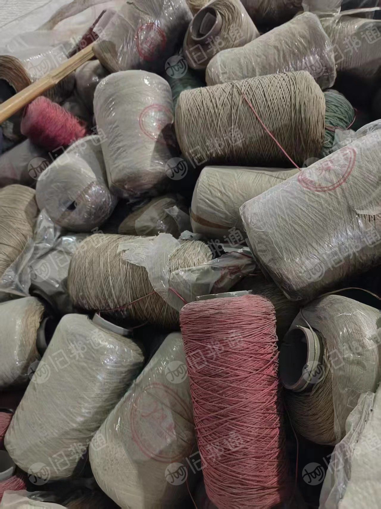 长期出售库存织带，库春纱线，鞋带，带子等，涤纶丙纶，各占一半