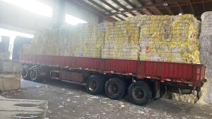 出售黄白淋膜纸废料，带一点不干胶