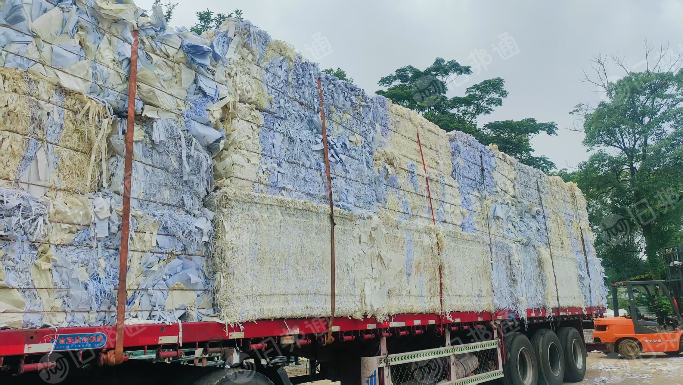 长期出售纯双胶纸边角料，混色料