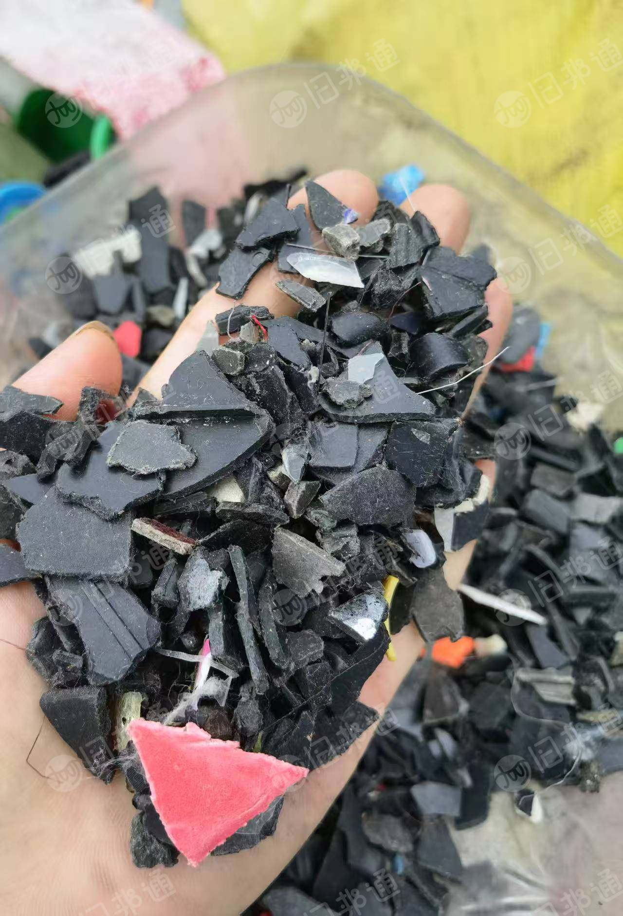 大量出售黑丙破碎料