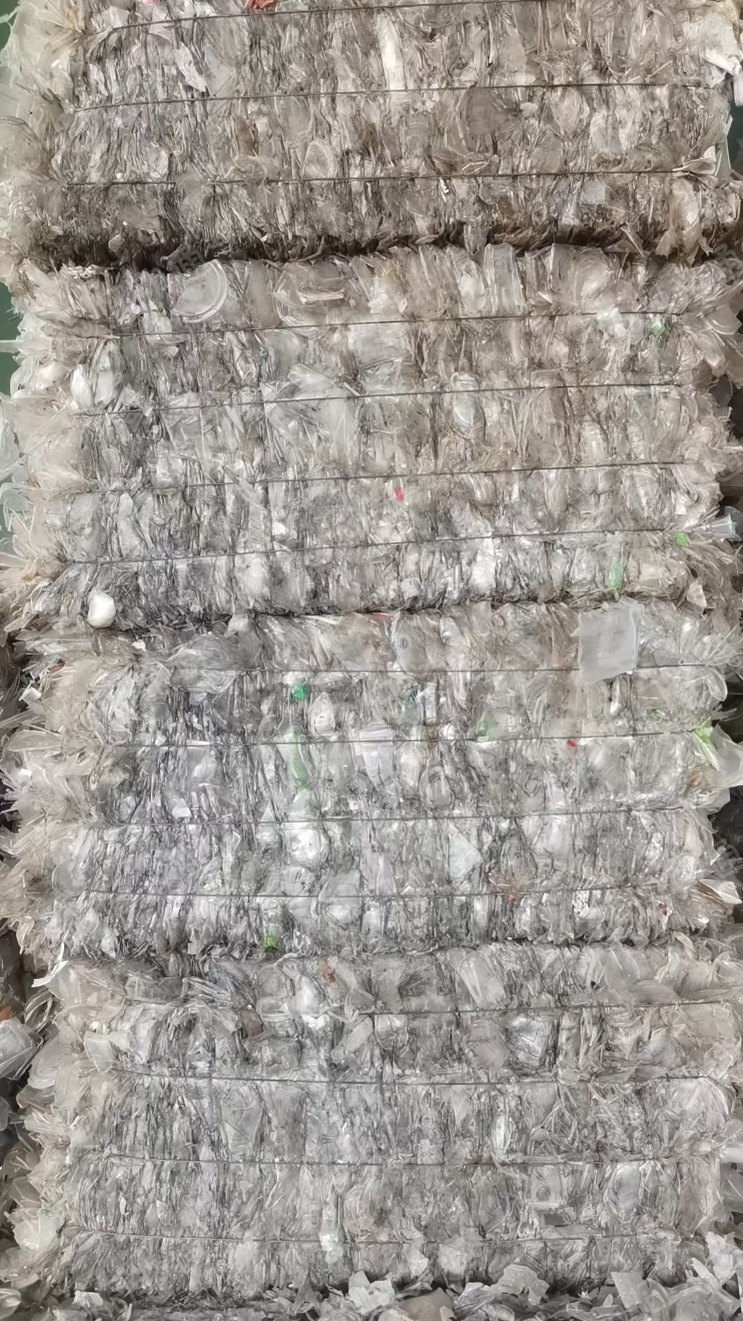 长期出售饭盒破碎料和压块料，月供100吨左右