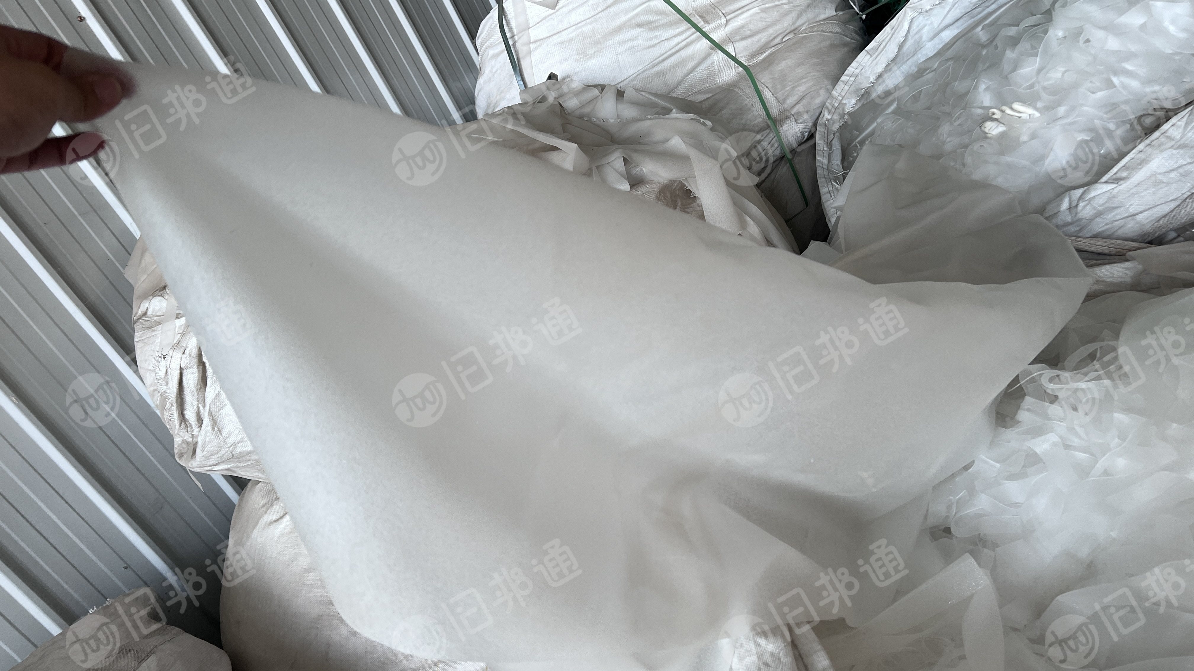 出售光伏厂下来的eva光伏膜，现货50吨