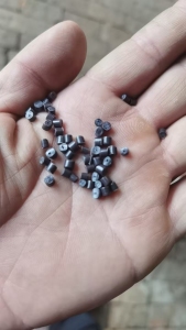 长期出售pe瓶盖颗粒，过120目网