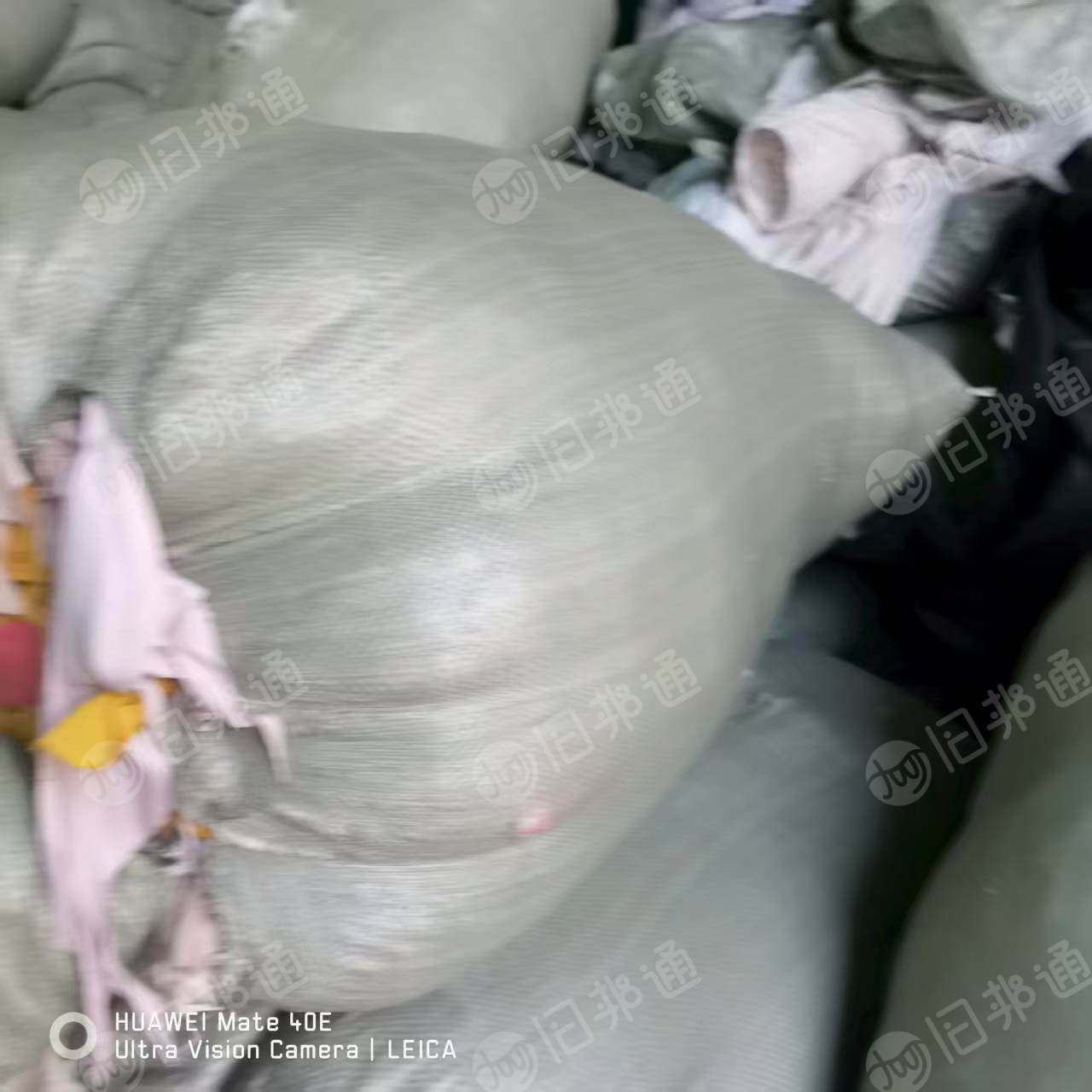 长期出售老色的服装厂下来的涤纶废布,涤纶边角料,现货九十吨