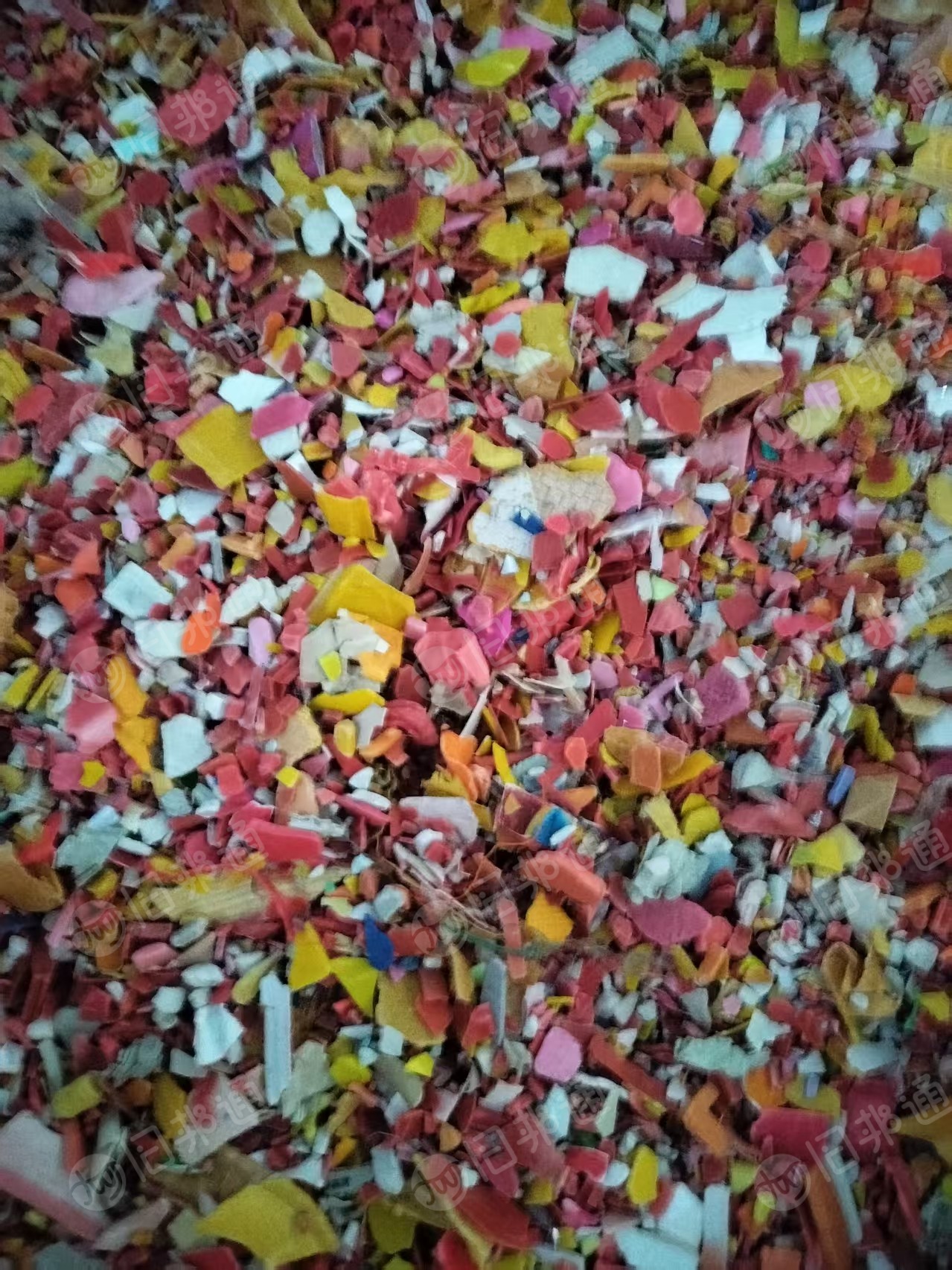 长期大量出售日杂清水沉底PP破碎料，现货1500吨