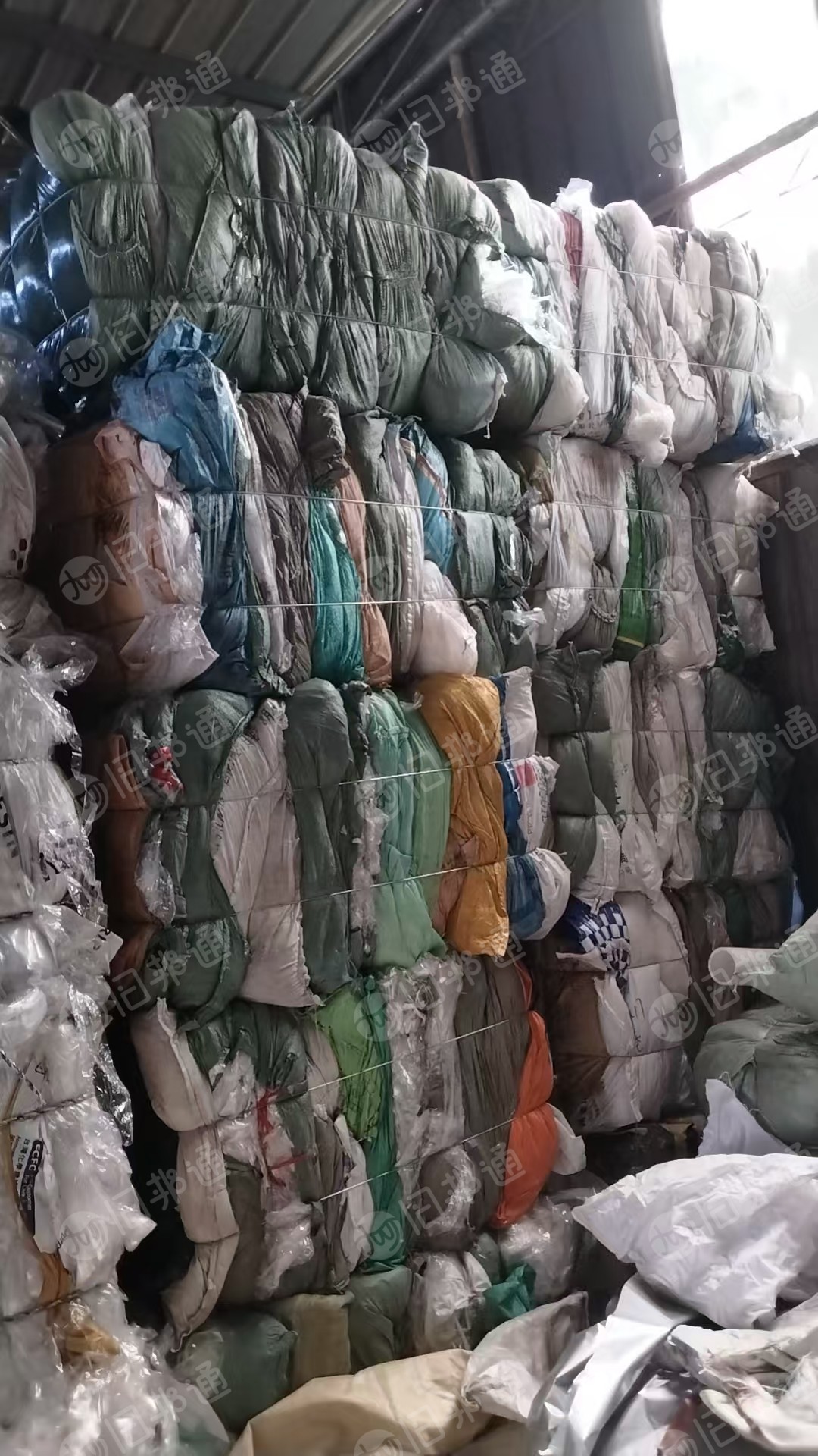 出售opp卷筒膜废料，压包中温丙膜废料，现货十几吨