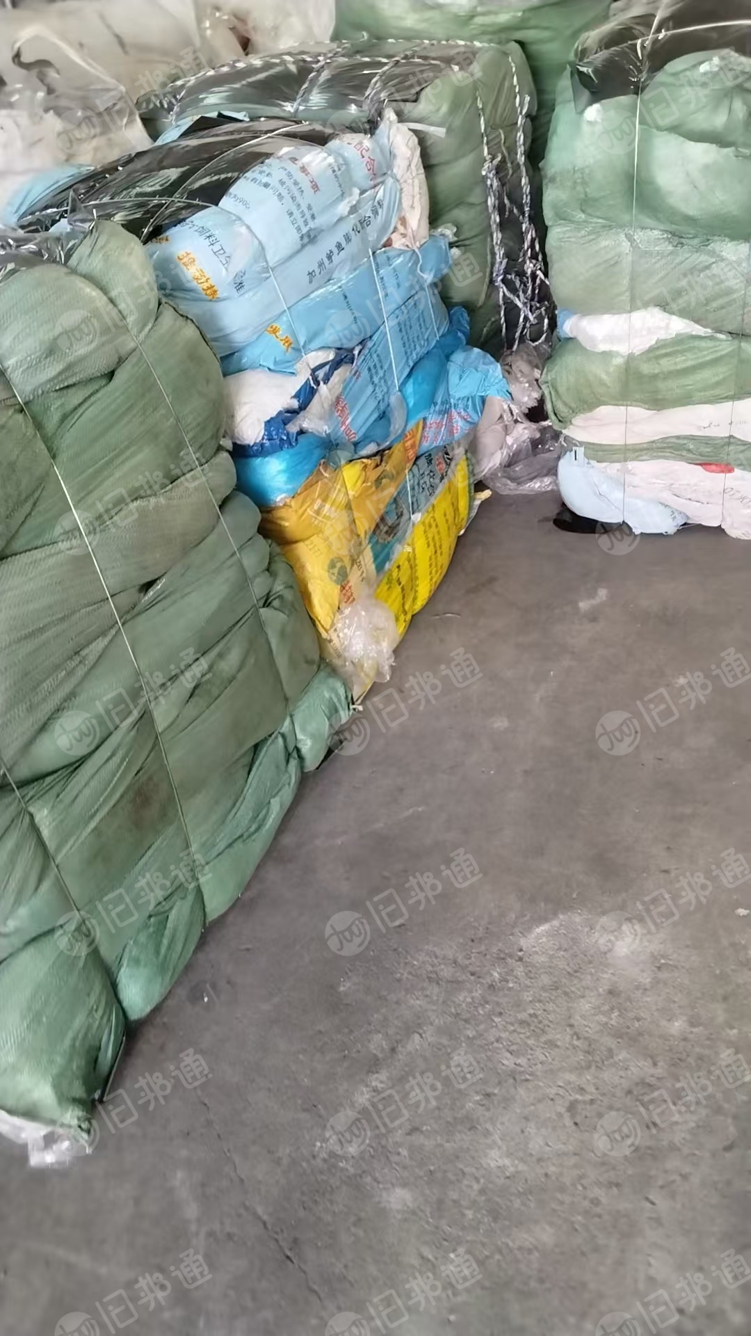 出售opp卷筒膜废料，压包中温丙膜废料，现货十几吨