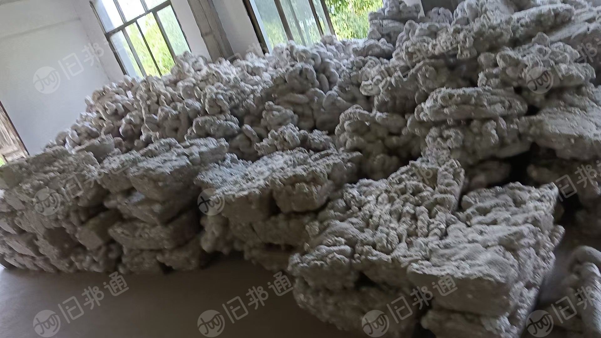 出售EPS热熔块，现货9吨多，长期有货