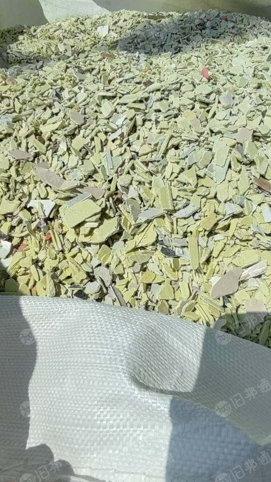 长期出售墙板破碎料