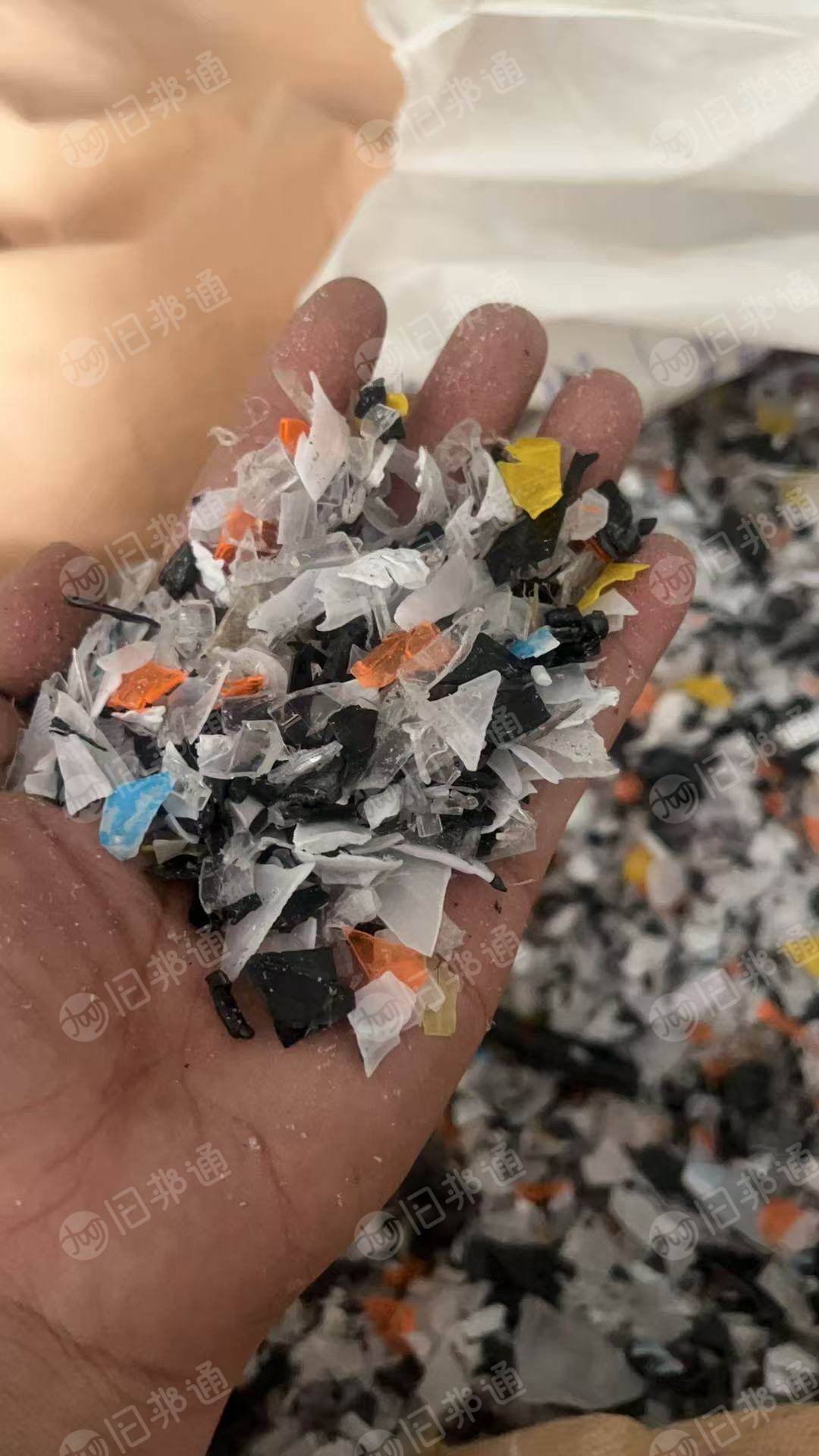 出售杂色PC破碎料，冲击63，溶脂26，现货12吨左右
