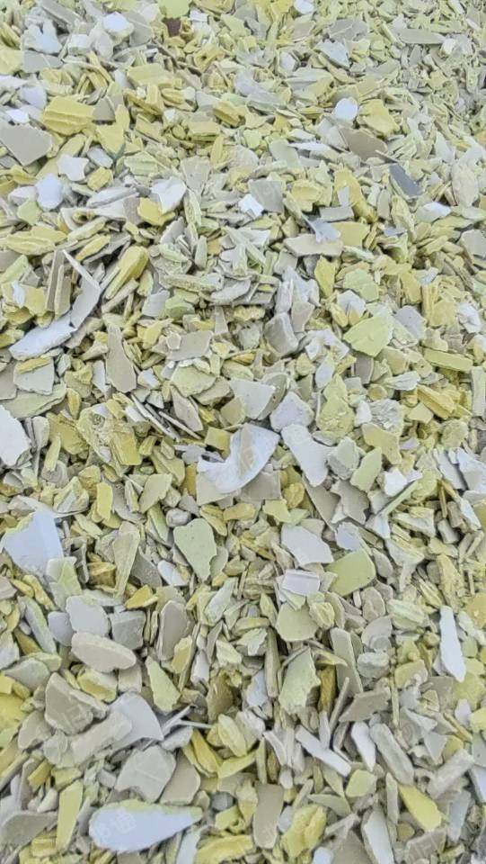 长期出售墙板破碎料